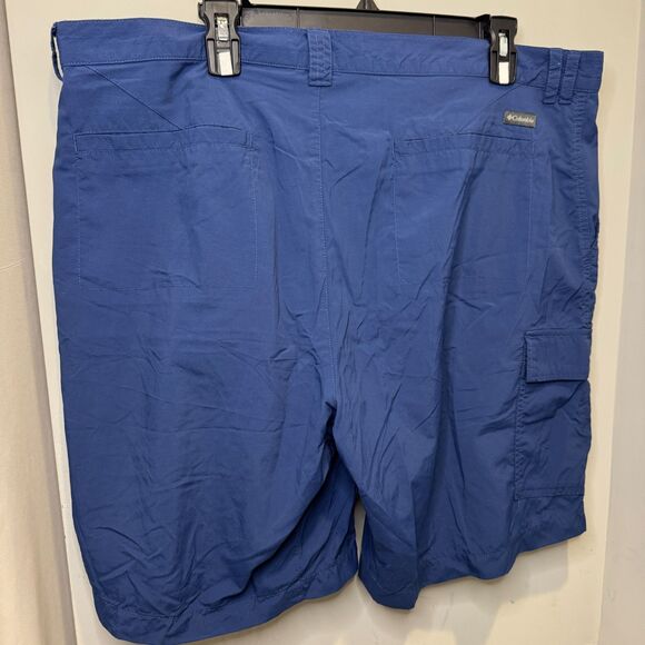 Men's Columbia Omni-Shade Shorts 42W - Navy Blue - Cargo Pocket - Good Preowned - Picture 1 of 7
